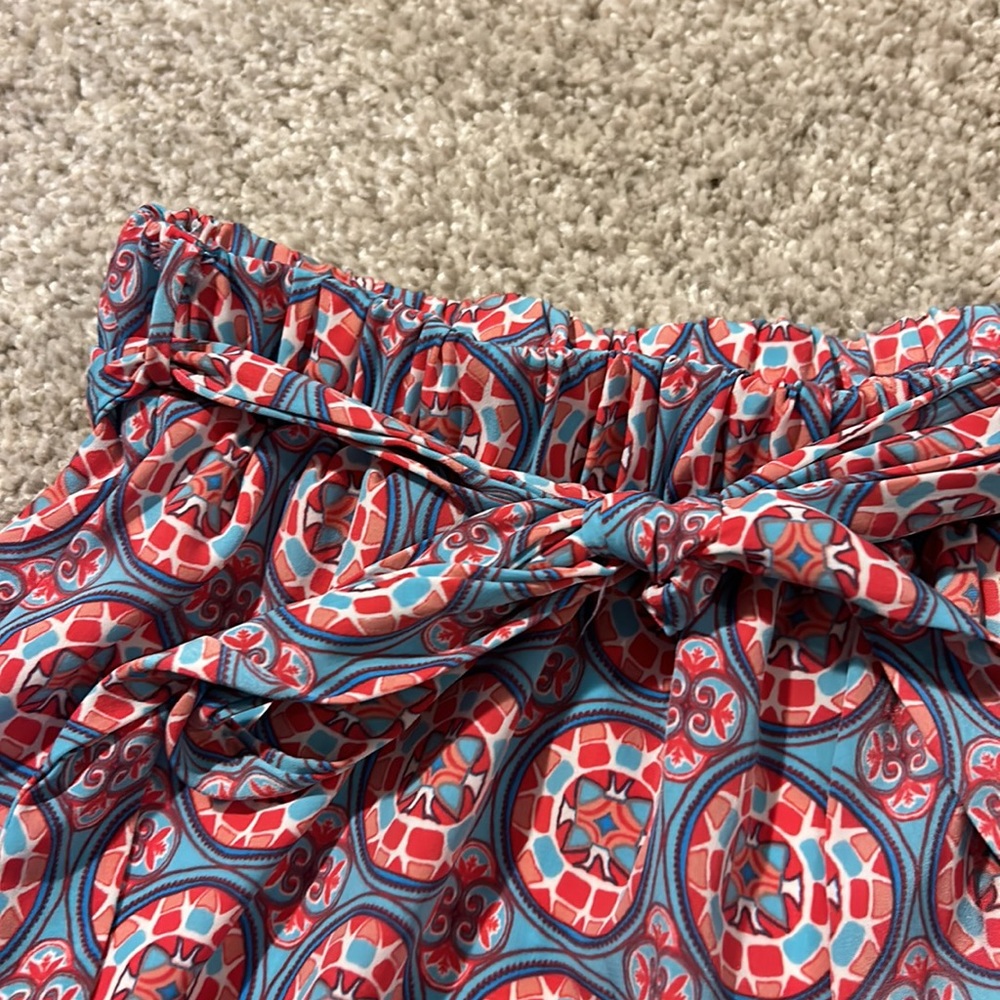 Alya Printed High Waisted Shorts - Picture 2 of 3